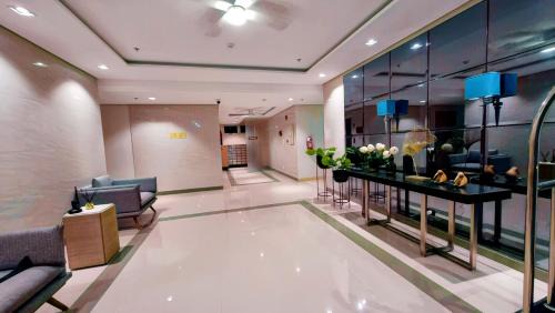 Santa Rosa Apartamento | PARK RESIDENCE Unit 219, SM City Santa Rosa, Laguna, by SMDC