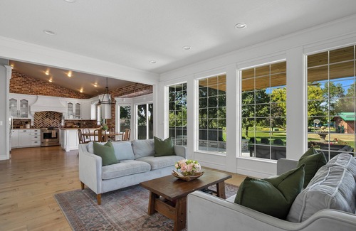West Valley Casa | Park-Side Paradise in West Boise