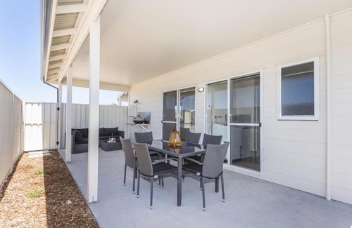 Lancelin Casa | Park View - Great family holiday house Pet Friendly