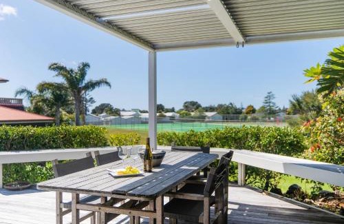 Pauanui Casa | Park View Lockwood - Pauanui Holiday Home