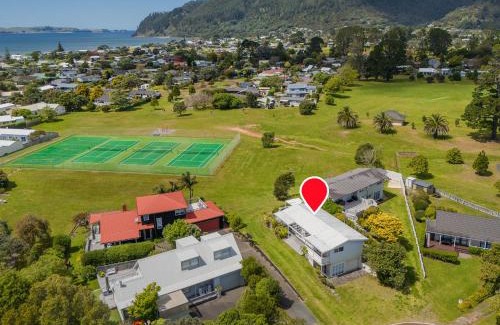 Pauanui Casa | Park View Lockwood - Pauanui Holiday Home