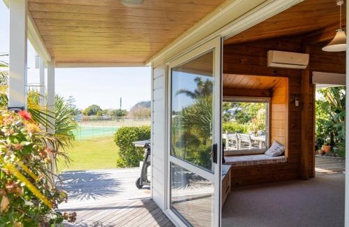Pauanui Casa | Park View Lockwood - Pauanui Holiday Home