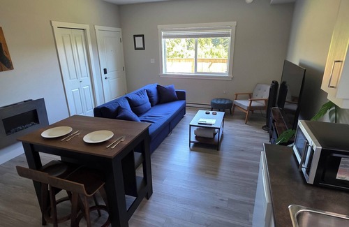 Langford Casa | Park View Suite - FULL kitchen -private entrance - self checkin-parking on site