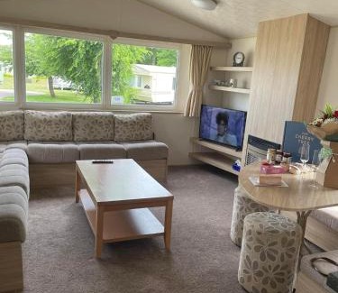 Great Yarmouth Complejo | Parkdean Static caravan on cherry tree holiday park