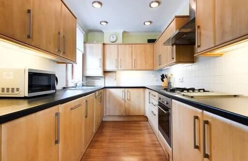 Rosyth Apartamento | Parkgate Apartment - Near M90 Amazon Edinburgh