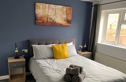 Whitnash Apartamento | ❤Parking❤Netflix❤Pet Friendly❤SmartTV❤Town Center