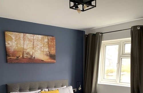 Whitnash Apartamento | ❤Parking❤Netflix❤Pet Friendly❤SmartTV❤Town Center