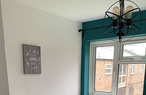 Whitnash Apartamento | ❤Parking❤Netflix❤Pet Friendly❤SmartTV❤Town Center
