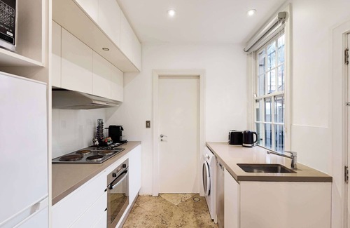 Woolloomooloo Casa | Parking on Cathedral St House | 5min to Finger Wharf & Royal Botanic