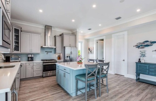 Key West Casa | Parking, Pool & Dock - Mastway House