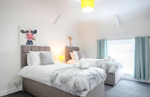 St. Thomas Casa | Parking, Smart Tv's in all Rooms, Central Location