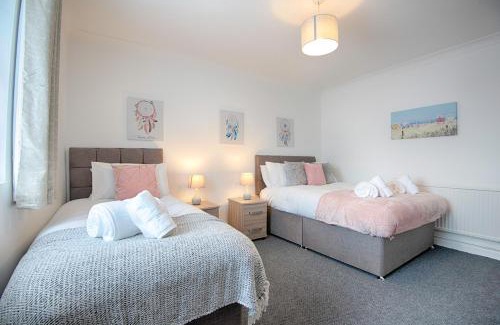 St. Thomas Casa | Parking, Smart Tv's in all Rooms, Central Location