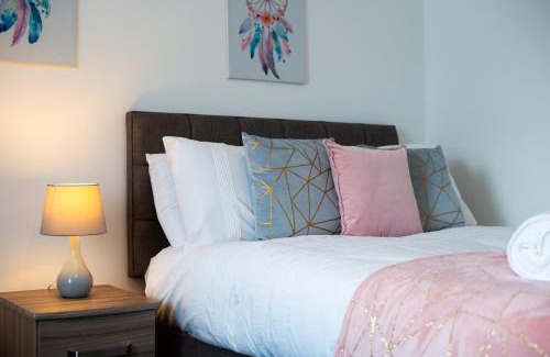 St. Thomas Casa | Parking, Smart Tv's in all Rooms, Central Location