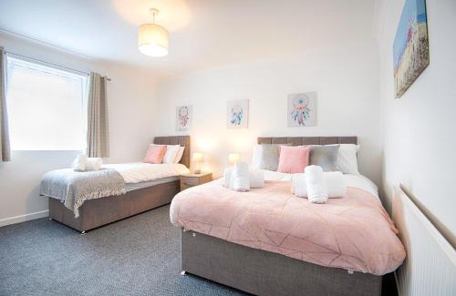 St. Thomas Casa | Parking, Smart Tv's in all Rooms, Central Location