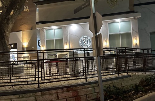 North Burnet Apartamento | Parking, Tesla E-Charge, Remote Work area, Shopping, Restaurants, Nightlife