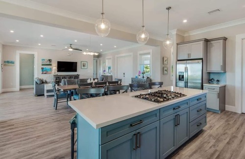 Key West Casa | Parking, Pool & Dock - Waterlane House