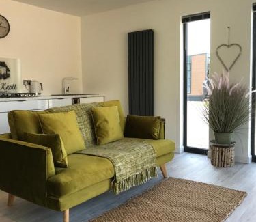 Askam-in-Furness Apartamento | Parkknott Retreat Luxury Lodge with Private Hot Tub