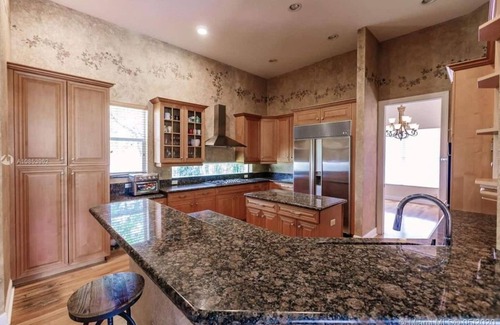 Parkland Casa | PARKLAND MANSION SPACIOUS & HUGE YARD