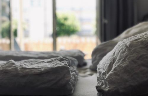 Wiesbaden Apartamento | Parkplatz und Balkon - Burberg`s Heimathafen in Wiesbaden