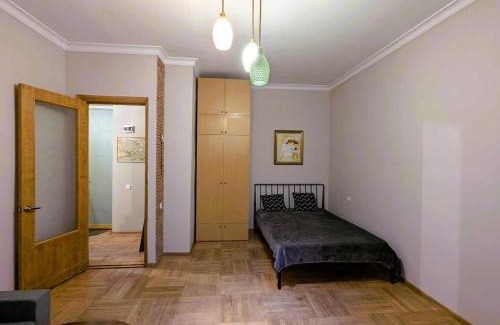 Vake Apartamento | Parkside Apartment