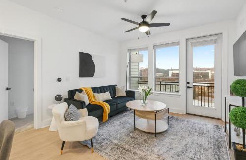 Five Points South Apartamento | Parkside Chic 2BR Near Regions Field n Park