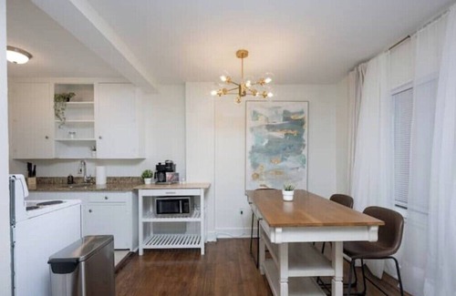 Historic Uptown Apartamento | Parkside Duo