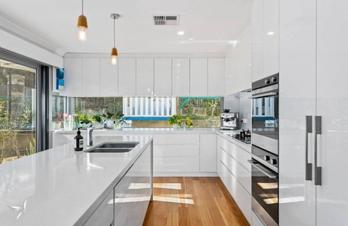 Mosman Park Casa | Parkside Family Home with Pool