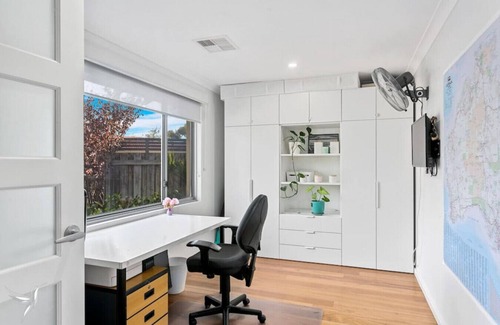 Mosman Park Casa | Parkside Family Home with Pool