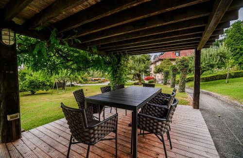 Ljubljana Apartamento | Parkside Haven with 4 Bedrooms & free parking