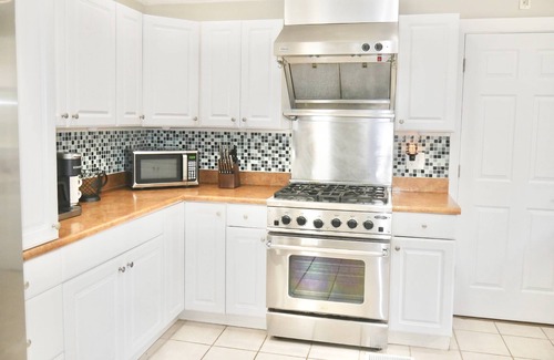 Pineville Casa | Parkside Retreat: 20% off thru Nov!
