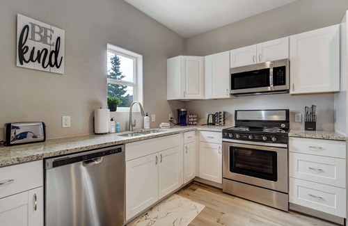 Monument Casa | Parkside Ridge! Cozy Escape w/Hot Tub & Views