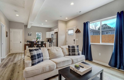 Monument Casa | Parkside Ridge! Cozy Escape w/Hot Tub & Views