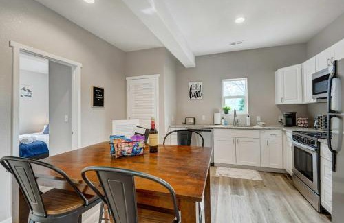 Monument Casa | Parkside Ridge Cozy Escape w Hot Tub & Views
