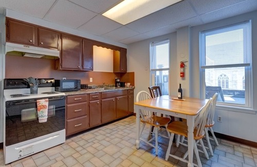 Hershey Apartamento | Parkview, Apt #5 Parkview Historic Apartment