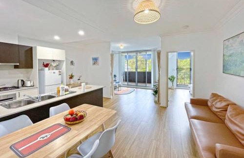 West Ryde Apartamento | ParkView Apt & Private Parking & Close to Station