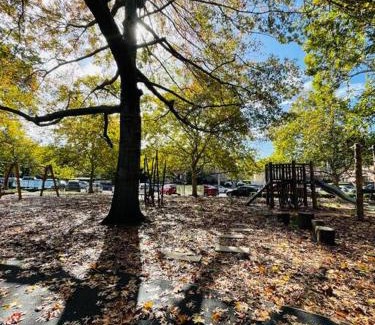 West Ryde Apartamento | ParkView Apt & Private Parking & Close to Station