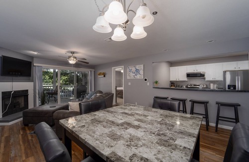 Osage Beach Condominio | Parkview Bay 212 - Lakeside Condo w/State Park View