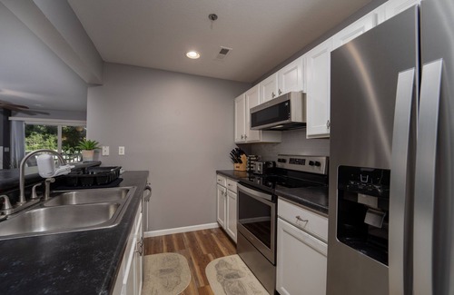 Osage Beach Condominio | Parkview Bay 212 - Lakeside Condo w/State Park View