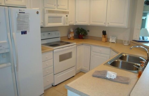 Osage Beach Condominio | Parkview Bay 3 dormitorios, 1 ° piso, con vistas a la piscina, frente al lago, WIFI GRATIS