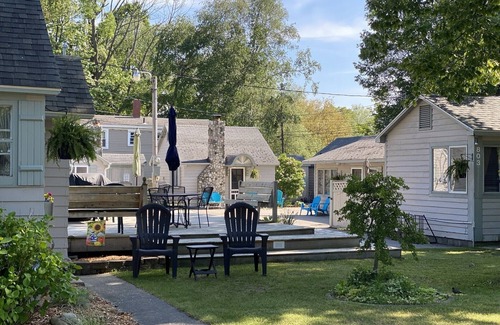 Ludington Cabaña | Parkview Cottage #7 - 1/2 block to city beach