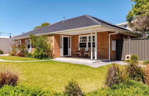 Henley Beach Casa | Parkview Cottage