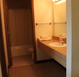 Fish Creek Hotel | Parkwood Lodge