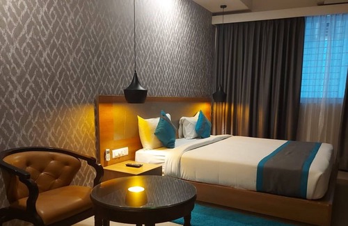 Kadubeesanahalli Hotel | Parkwood Suites