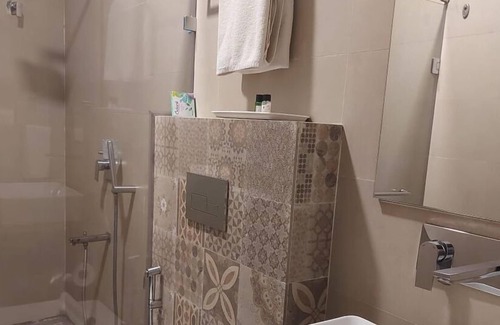 Kadubeesanahalli Hotel | Parkwood Suites
