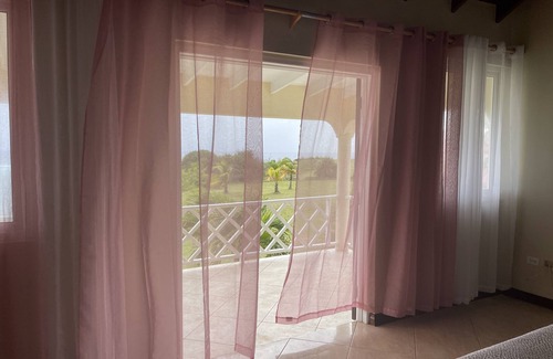 Marley Vale Casa | 'PARLATUVIER' Stunning Oceanview 4-bedroom home