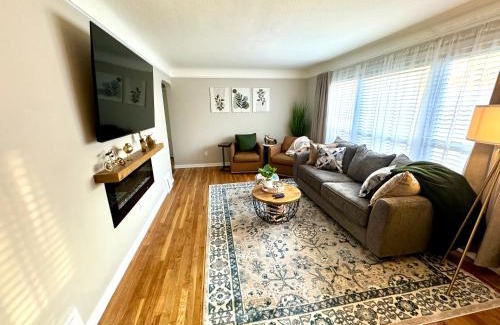 Parma Casa | Parma Ranch with Hot Tub and Game and Media Room