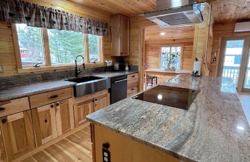 Inlet Cabina | Parquet House - A charming 8 Bedroom waterfront property ~ in the heart of Inlet