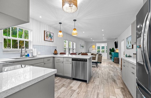 Parrot Cove Casa | Parrot Cove Paradise ♥ Modern Home, A+ Location!