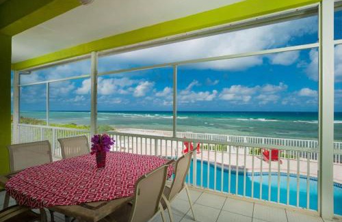 Brinkleys Casa | Parrot-ise 4 Bedroom Villa