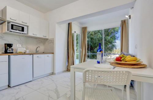 Arona Apartamento | PARROT PARADISE STUDIO, WiFi, Smart Tv, Pool